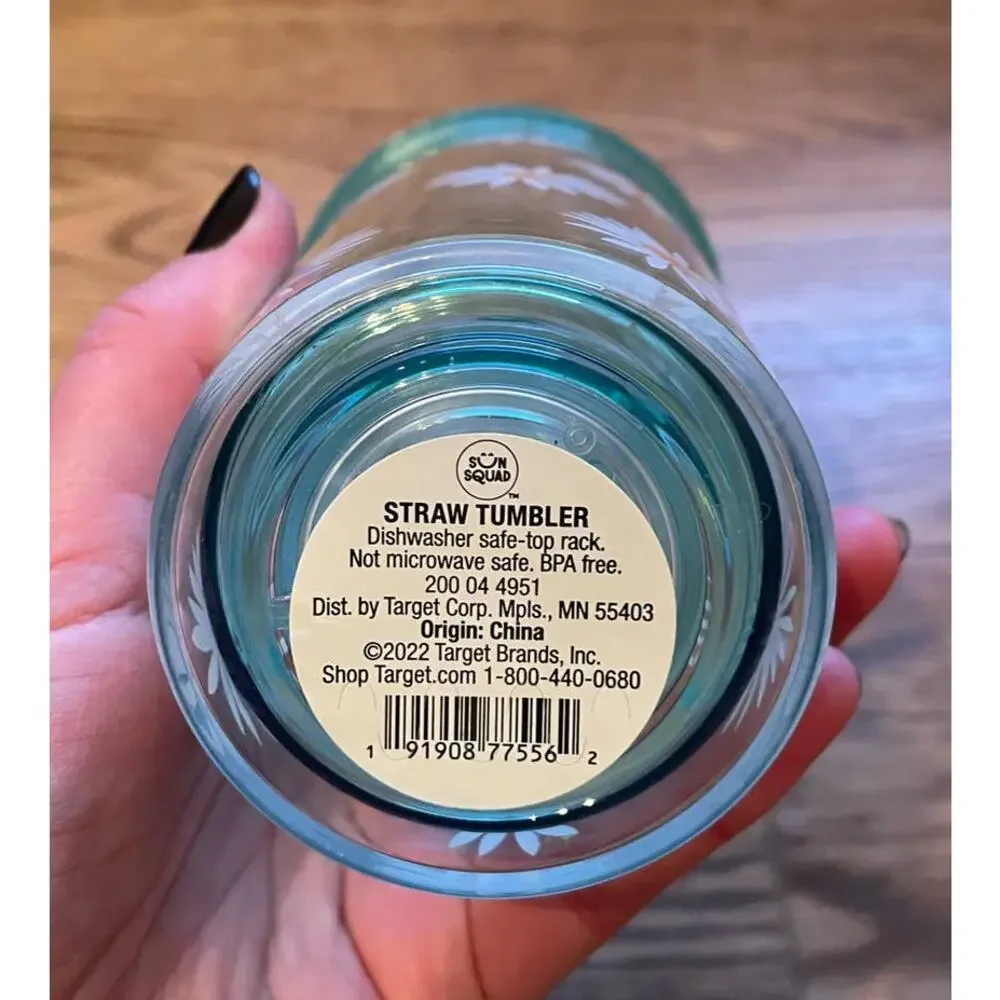 NWT Plastic Tumbler with Daisies